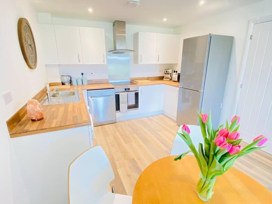 Beautiful, Brand New Apartment! Apartment Cheltenham