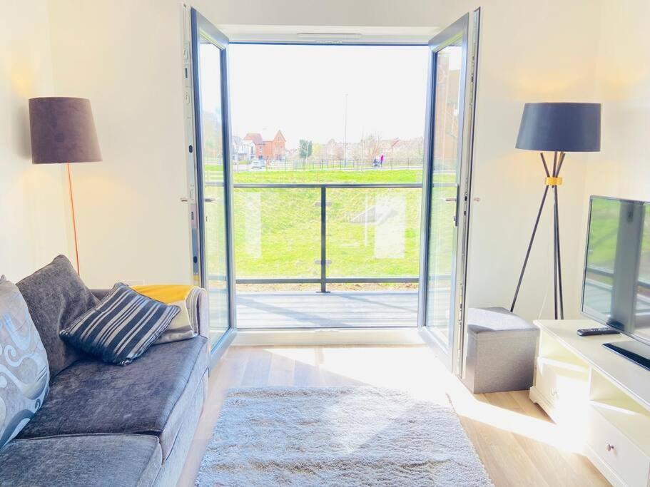 Apartment Beautiful, Brand New Apartment! Cheltenham